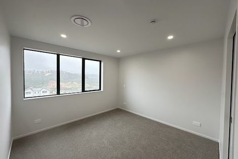 Photo of property in 50 Oakum Road, Whitby, 5024