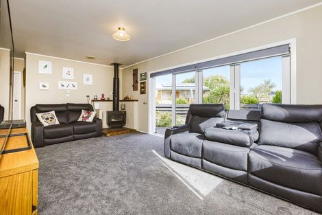 Photo of property in 10 Tatariki Street, Rosehill, Papakura, 2113