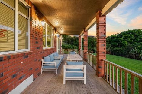 Photo of property in 16 Michael Bosher Way, Flat Bush, Auckland, 2019