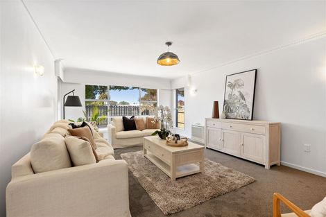 Photo of property in 385 Main North Road, Redwood, Christchurch, 8051