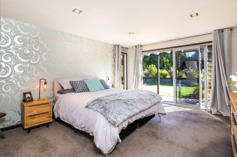 Photo of property in 21 Stewart Glen, Acacia Bay, Taupo, 3385