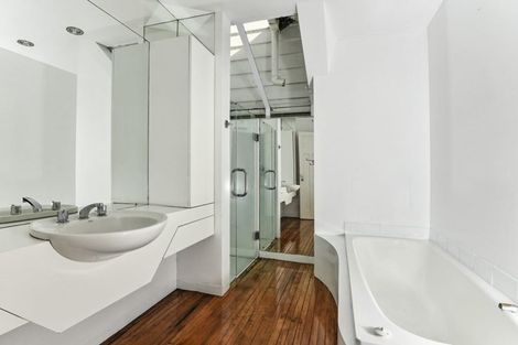 Photo of property in 43 Woodglen Road, Glen Eden, Auckland, 0602