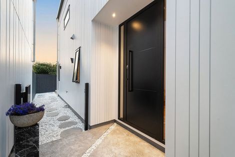 Photo of property in 15c Kiri Place, Mairangi Bay, Auckland, 0630