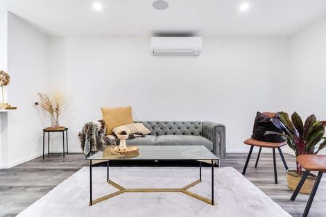 Photo of property in 2/7 Gambare Place, Wattle Downs, Auckland, 2103