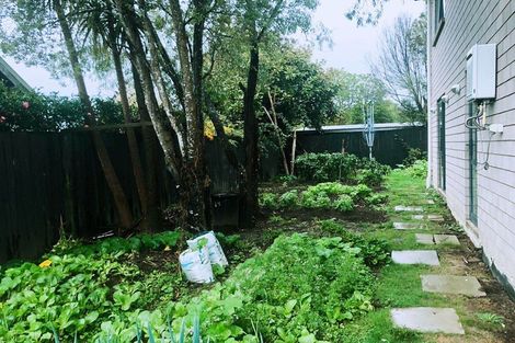 Photo of property in 10b Harrybrook Road, Green Bay, Auckland, 0604