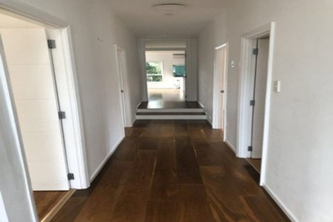 Photo of property in 14 Tiri View Place, Waiake, Auckland, 0630