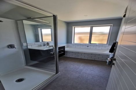 Photo of property in 8 Awarua Road, Pegasus, 7612