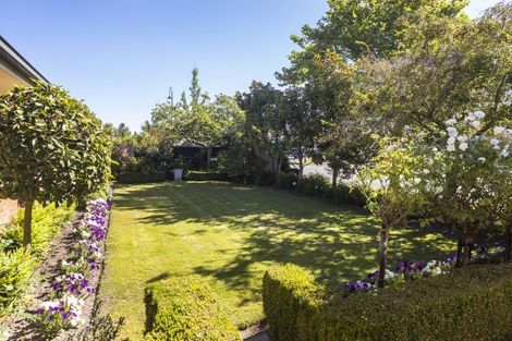 Photo of property in 10 Willowview Drive, Redwood, Christchurch, 8051
