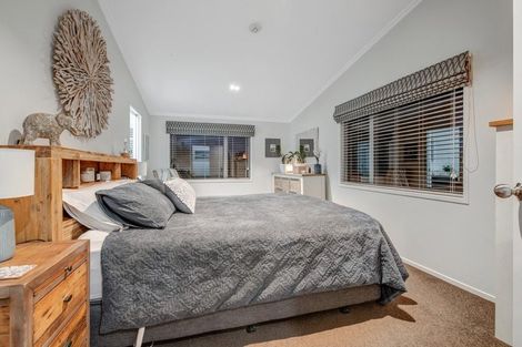 Photo of property in 88 Tiri Road, Tindalls Beach, Whangaparaoa, 0930