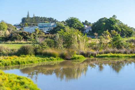 Photo of property in 17 Makora Road, Otaihanga, Paraparaumu, 5036