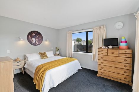 Photo of property in 25 Mahia Lane, Waikanae, 5036