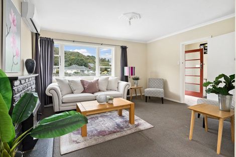 Photo of property in 20 Peel Place, Wainuiomata, Lower Hutt, 5014