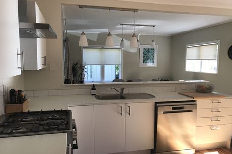 Photo of property in 26 Walton Avenue, Waikanae, 5036