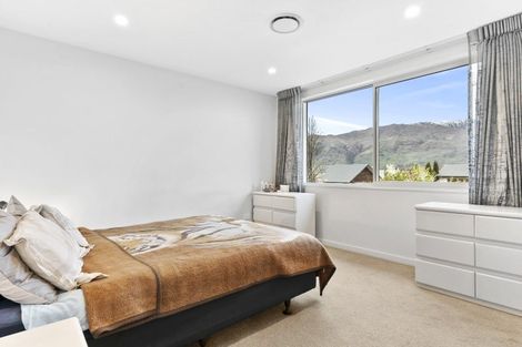 Photo of property in 1 Landsborough Lane, Wanaka, 9305