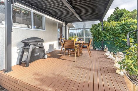 Photo of property in 27 Miro Street, Castlecliff, Whanganui, 4501