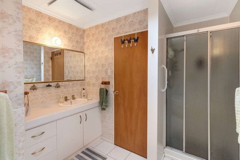 Photo of property in 43 Kentucky Way, Awapuni, Palmerston North, 4412