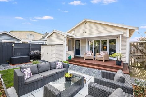 Photo of property in 7 Marine Parade, Eastbourne, Lower Hutt, 5013