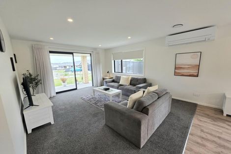 Photo of property in 13 Royal Oak Crescent, Holmes Hill, Oamaru, 9401