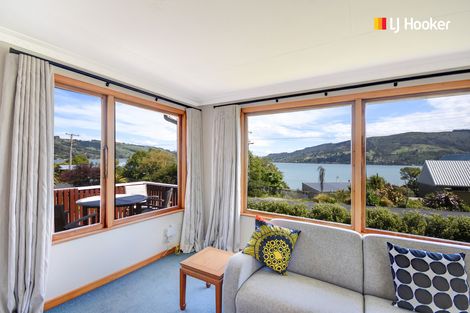Photo of property in 15 Bayne Terrace, Macandrew Bay, Dunedin, 9014