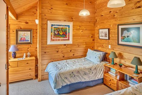 Photo of property in 31 Motukaraka Point, Pauatahanui, Porirua, 5381