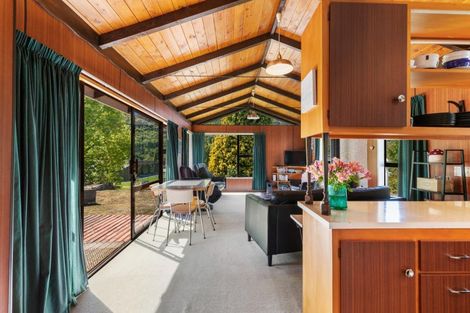 Photo of property in 16 Argyle Place, Arrowtown, 9302