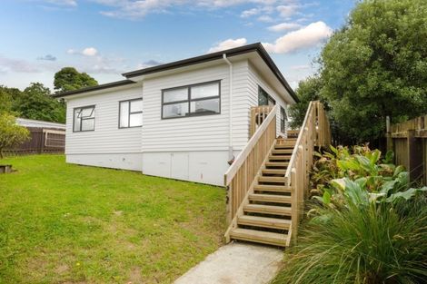 Photo of property in 8 Landow Place, Henderson, Auckland, 0612