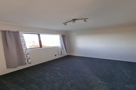 Photo of property in 31 Jellicoe Road, Murrays Bay, Auckland, 0630