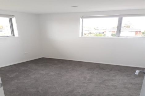Photo of property in 3/7 Flanshaw Road, Te Atatu South, Auckland, 0610