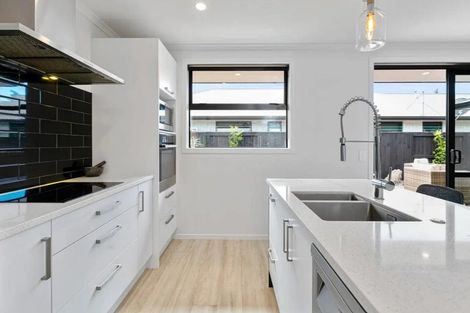 Photo of property in 11 Fuller Street, Papamoa Beach, Papamoa, 3118