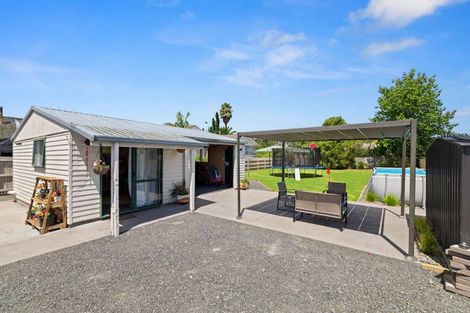 Photo of property in 16 Te Moau Avenue, Parakai, 0830