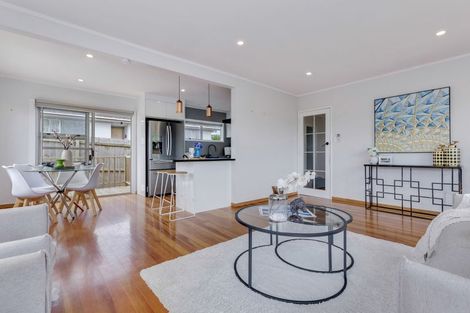 Photo of property in 13 Seabar Place, Glen Eden, Auckland, 0602