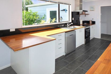 Photo of property in 8b Te Awa Street, Foxton Beach, Foxton, 4815