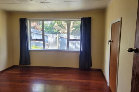 Photo of property in 67 Pioneer Road, Moturoa, New Plymouth, 4310