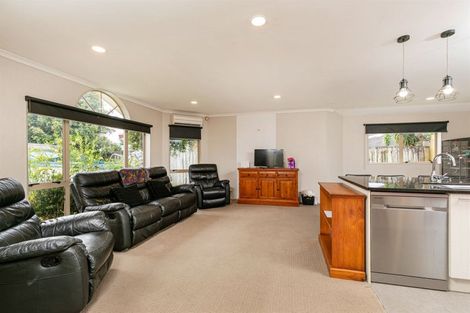 Photo of property in 33 Gala Place, Henderson, Auckland, 0612