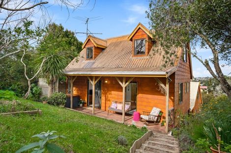 Photo of property in 26 Brian Crescent, Stanmore Bay, Whangaparaoa, 0932