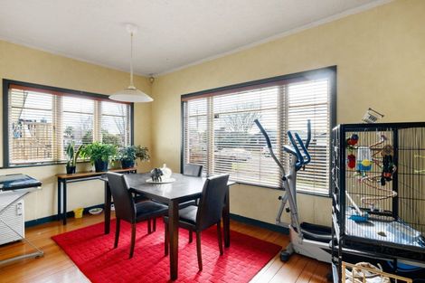 Photo of property in 32 Forest Lake Road, Forest Lake, Hamilton, 3200