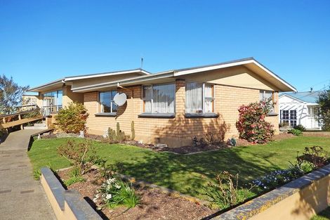 Photo of property in 19 Greta Street, South Hill, Oamaru, 9400