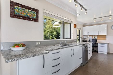 Photo of property in 1 Tirotiro Rise, Whakatane, 3120