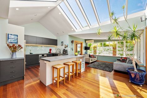 Photo of property in 9 Izard Road, Khandallah, Wellington, 6035