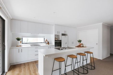 Photo of property in 106 Whakaturou Crescent, Pyes Pa, Tauranga, 3112