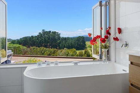 Photo of property in 104 Raukawa Road, Peka Peka, Waikanae, 5391