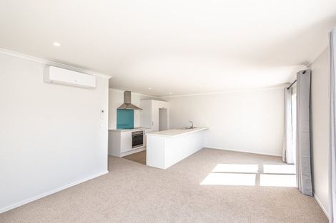 Photo of property in 6a Cross Street, Castlecliff, Whanganui, 4501