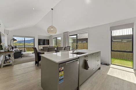 Photo of property in 38 Muster Road, Jacks Point, 9371