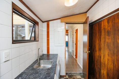 Photo of property in 21 Heathcote Place, Fitzherbert, Palmerston North, 4410