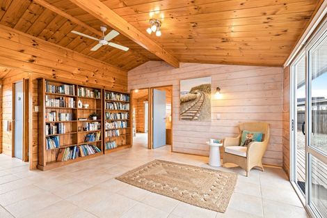 Photo of property in 15 Ruby Cove, Omaha, 0986