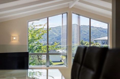 Photo of property in 30 Davis Grove, Wainuiomata, Lower Hutt, 5014