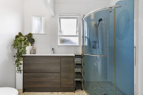 Photo of property in 71 Barrys Road, Glendene, Auckland, 0602