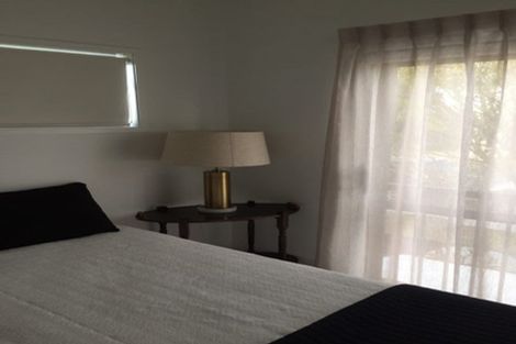 Photo of property in 1/60 Hepburn Road, Glendene, Auckland, 0602