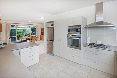 Photo of property in 4 Saltwood Street, Red Beach, 0932