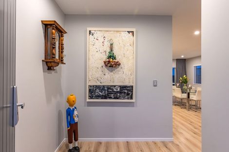 Photo of property in 9 Ropere Street, Kumeu, 0810